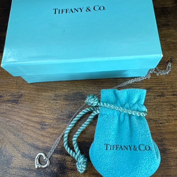 Tiffany & Co Elsa Peritti Small Open Heart necklace - Picture 7 of 8